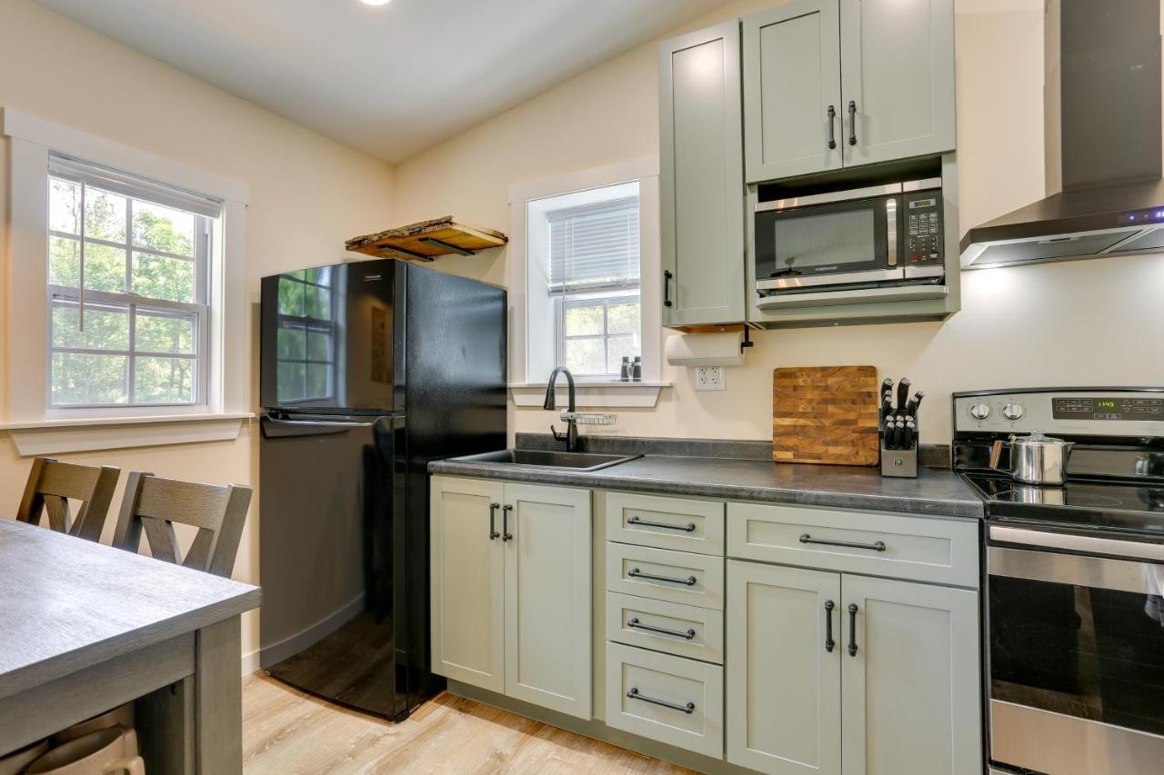 Secluded Poconos Cabin With Fire Pit On 75 Acres! East Stroudsburg Bagian luar foto