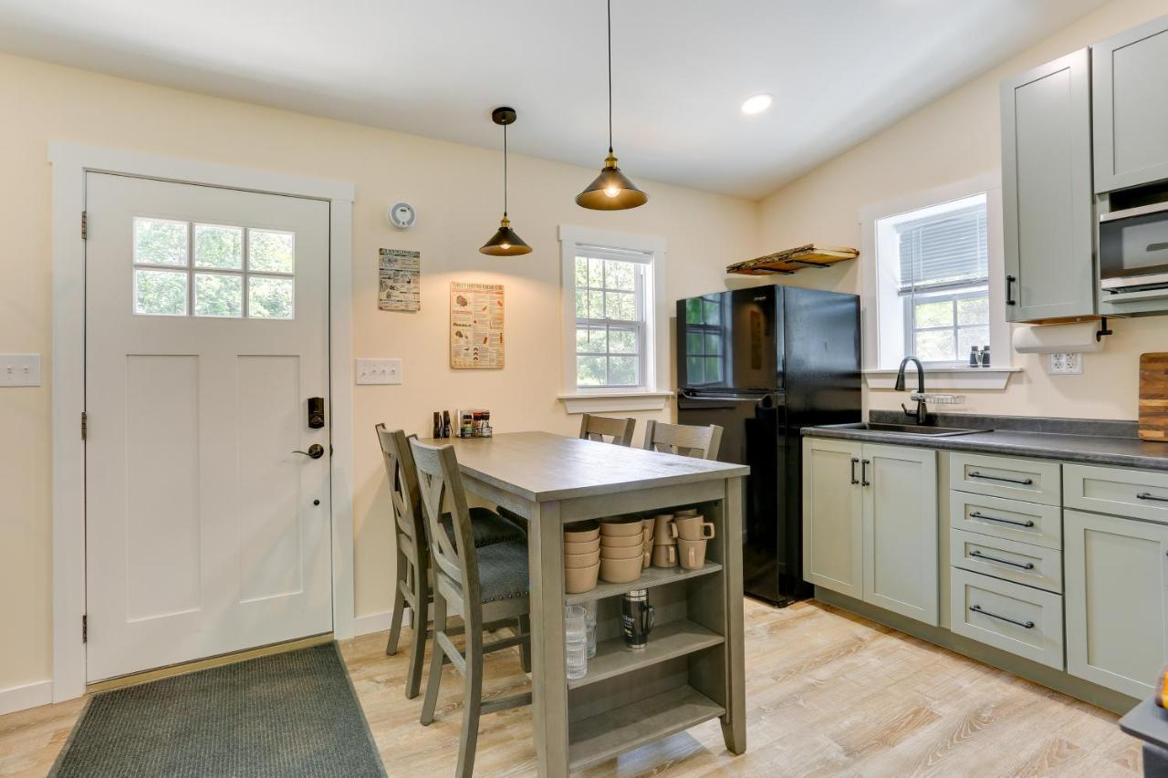 Secluded Poconos Cabin With Fire Pit On 75 Acres! East Stroudsburg Bagian luar foto