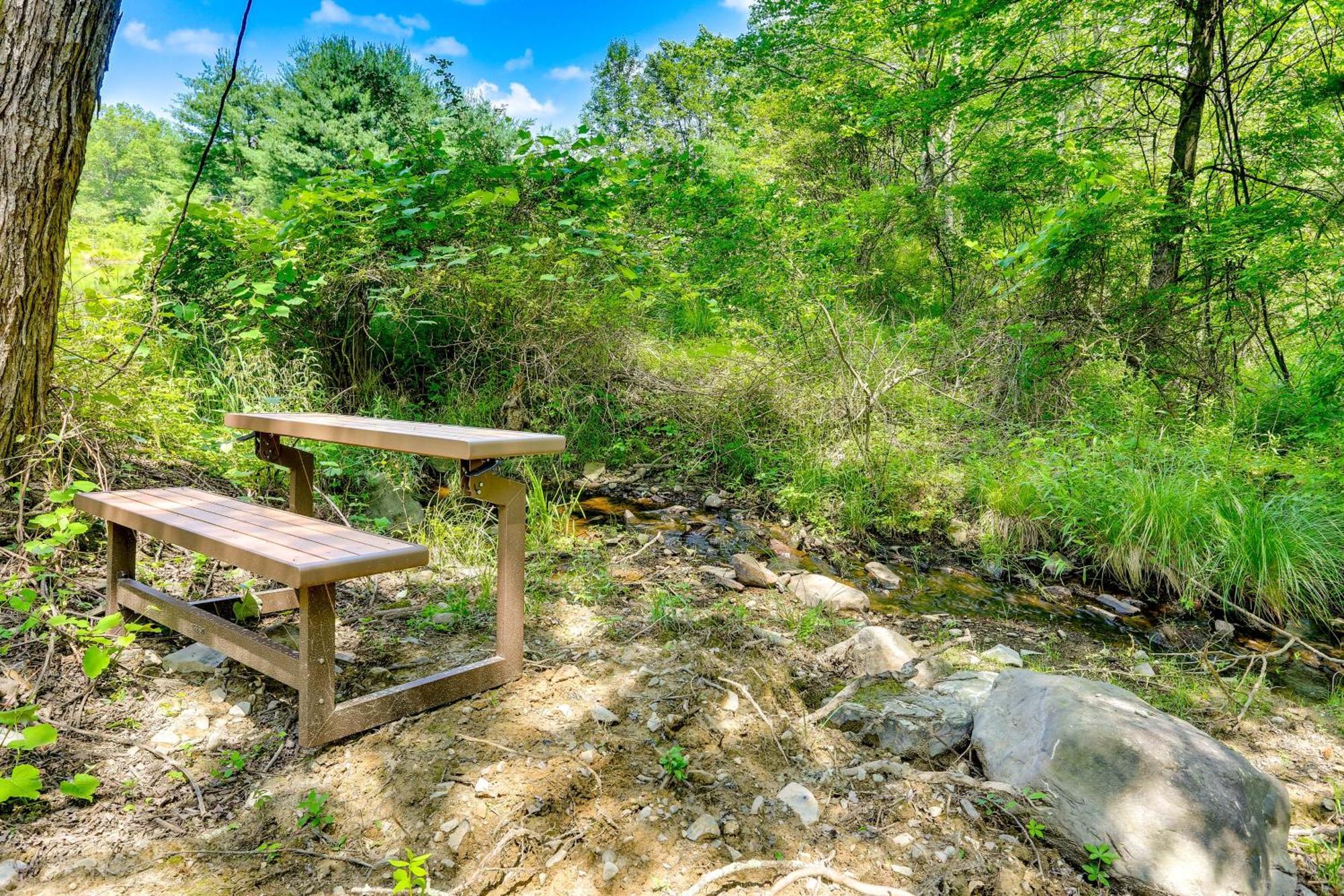 Secluded Poconos Cabin With Fire Pit On 75 Acres! East Stroudsburg Bagian luar foto